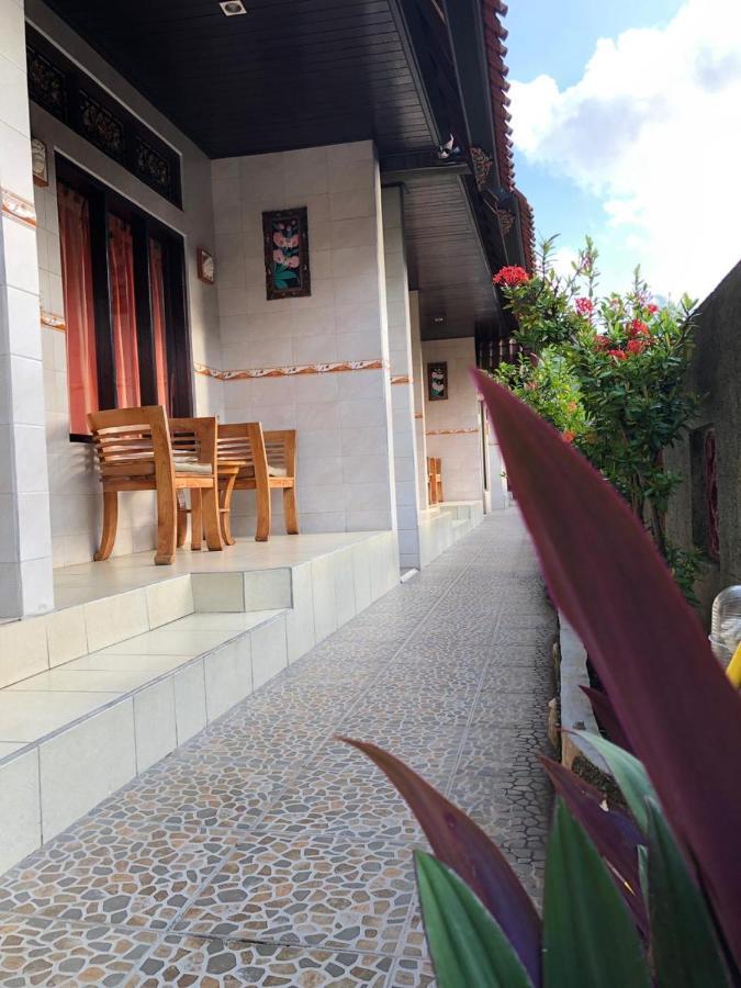 Kerti Beach Bungalow And Restaurant Padangbai  Exterior foto