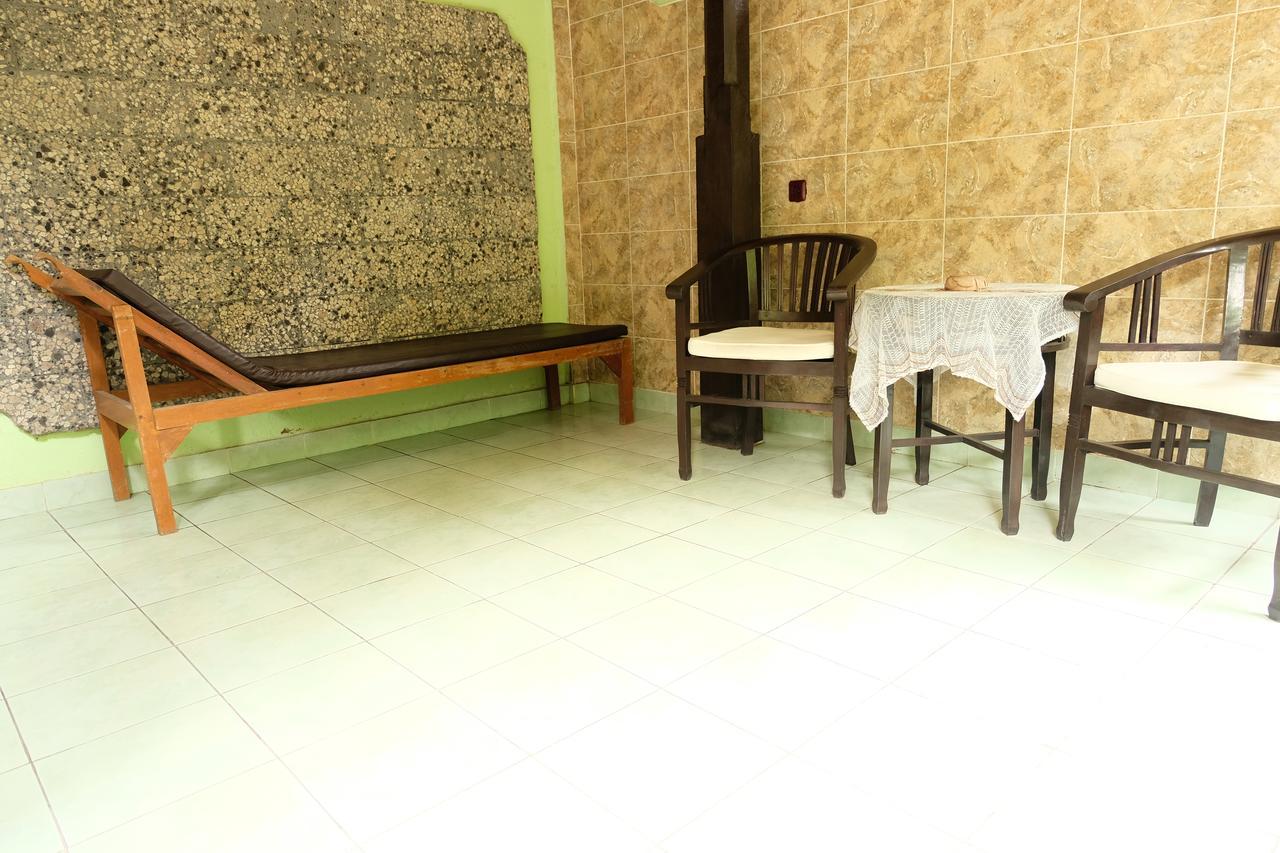 Kerti Beach Bungalow And Restaurant Padangbai  Exterior foto