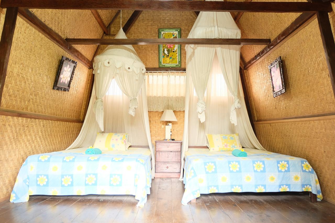 Kerti Beach Bungalow And Restaurant Padangbai  Exterior foto